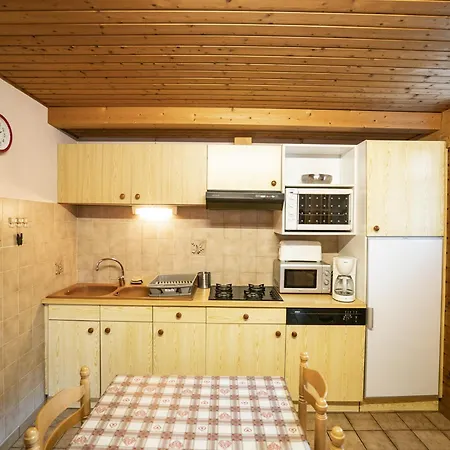 3 Pièces, 2 Chambres, Terrasse Privée, Parking - Fr-1-676-147 Appartement Châtel